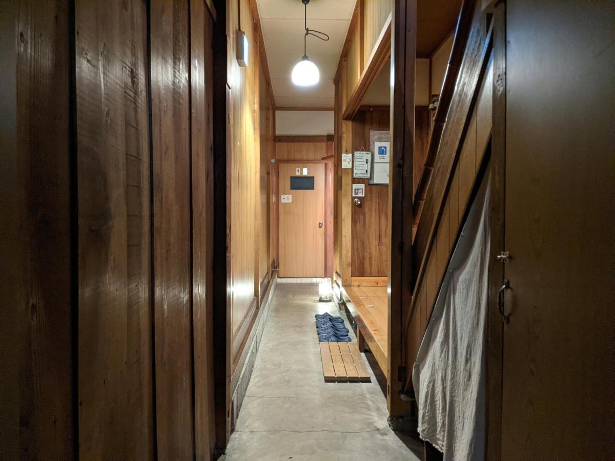 Guesthouse Tomaru Такаяма Экстерьер фото