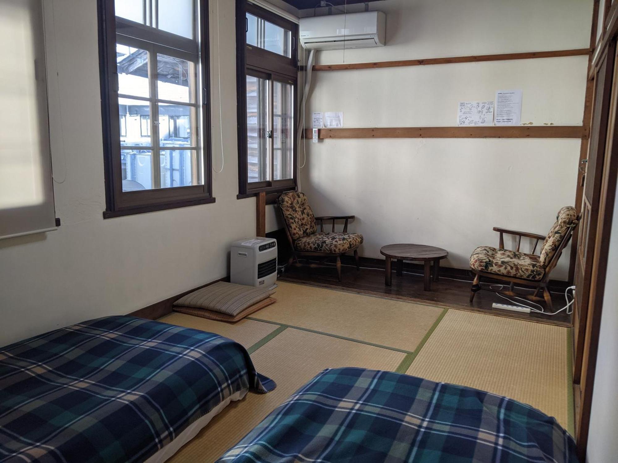 Guesthouse Tomaru Такаяма Экстерьер фото